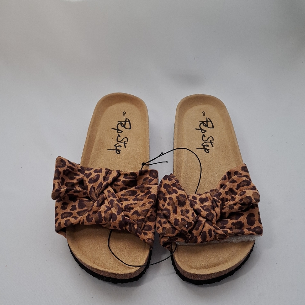 Women's Leopard Print Slippers